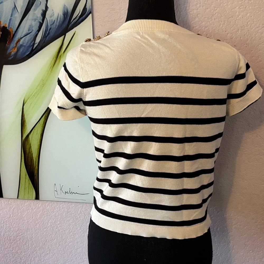 Must bundle Shirt juniors size large - Picture 3 of 4